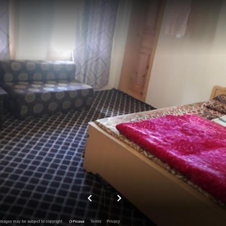 Hunza Baithak Hotel Karimabad  Kültér fotó